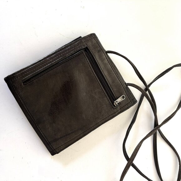 Kenneth Cole Unisex Leather Travel /  Crossbody Bag - Picture 3 of 4